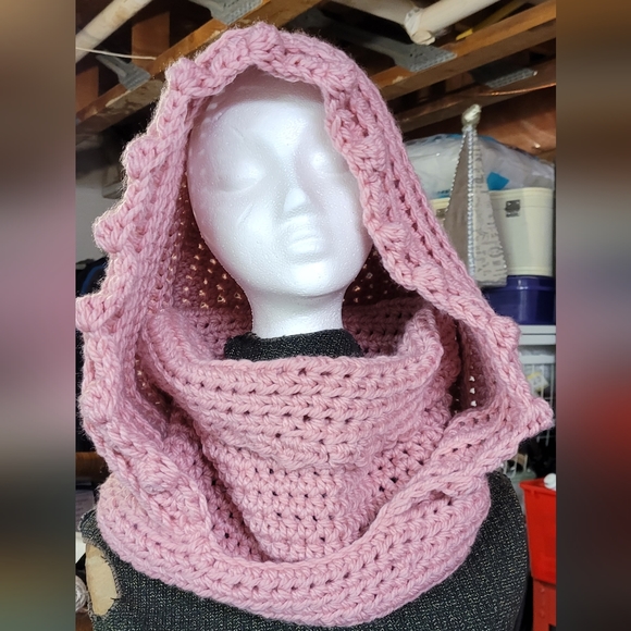 Handmade Hooded Cowl - Picture 1 of 2